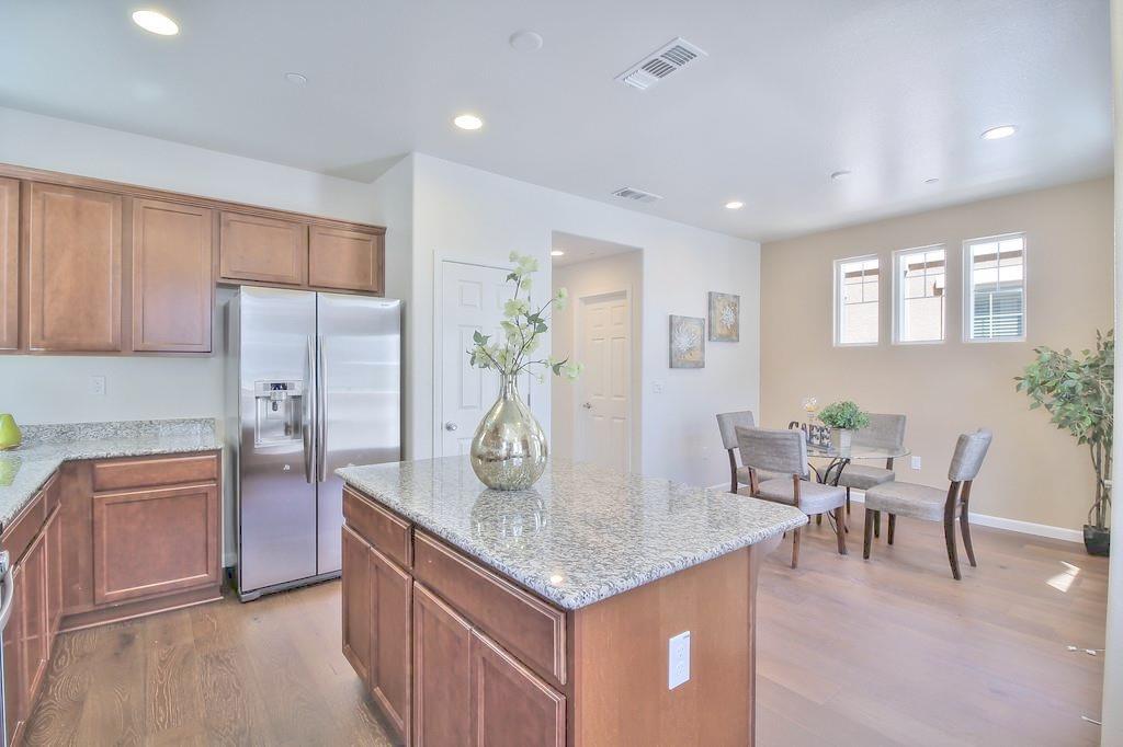 Detail Gallery Image 13 of 35 For 2913 Pescadero Ter, Fremont,  CA 94538 - 4 Beds | 2/2 Baths