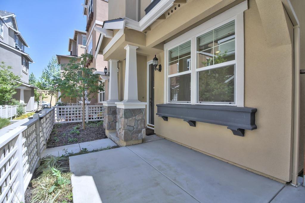 Detail Gallery Image 5 of 35 For 2913 Pescadero Ter, Fremont,  CA 94538 - 4 Beds | 2/2 Baths