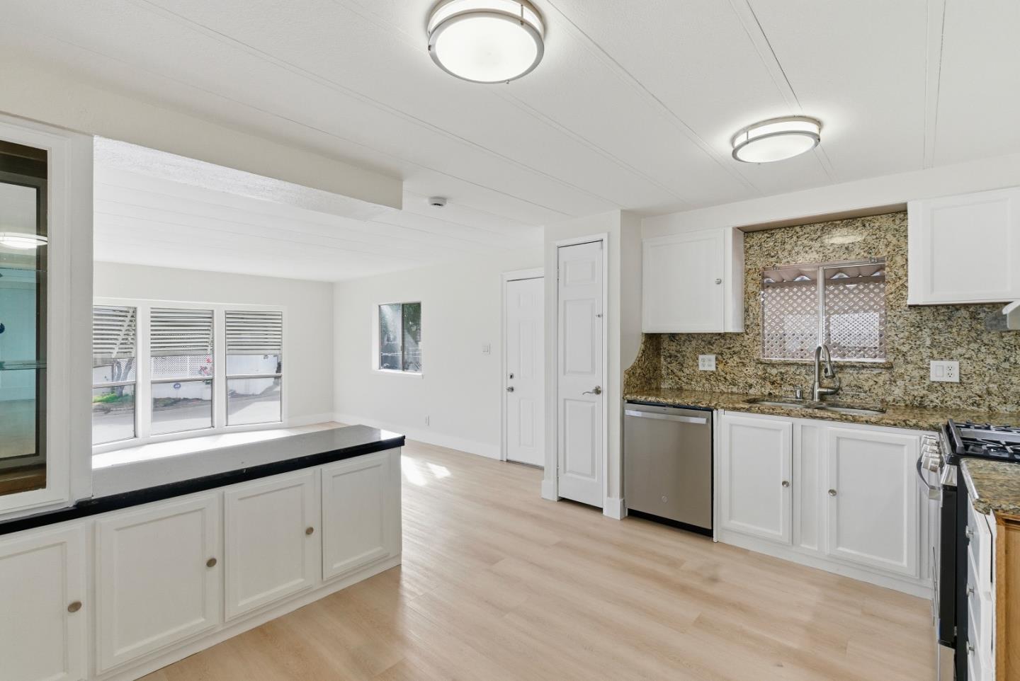 Detail Gallery Image 10 of 16 For 2150 Monterey Hwy #102,  San Jose,  CA 95112 - 1 Beds | 1 Baths