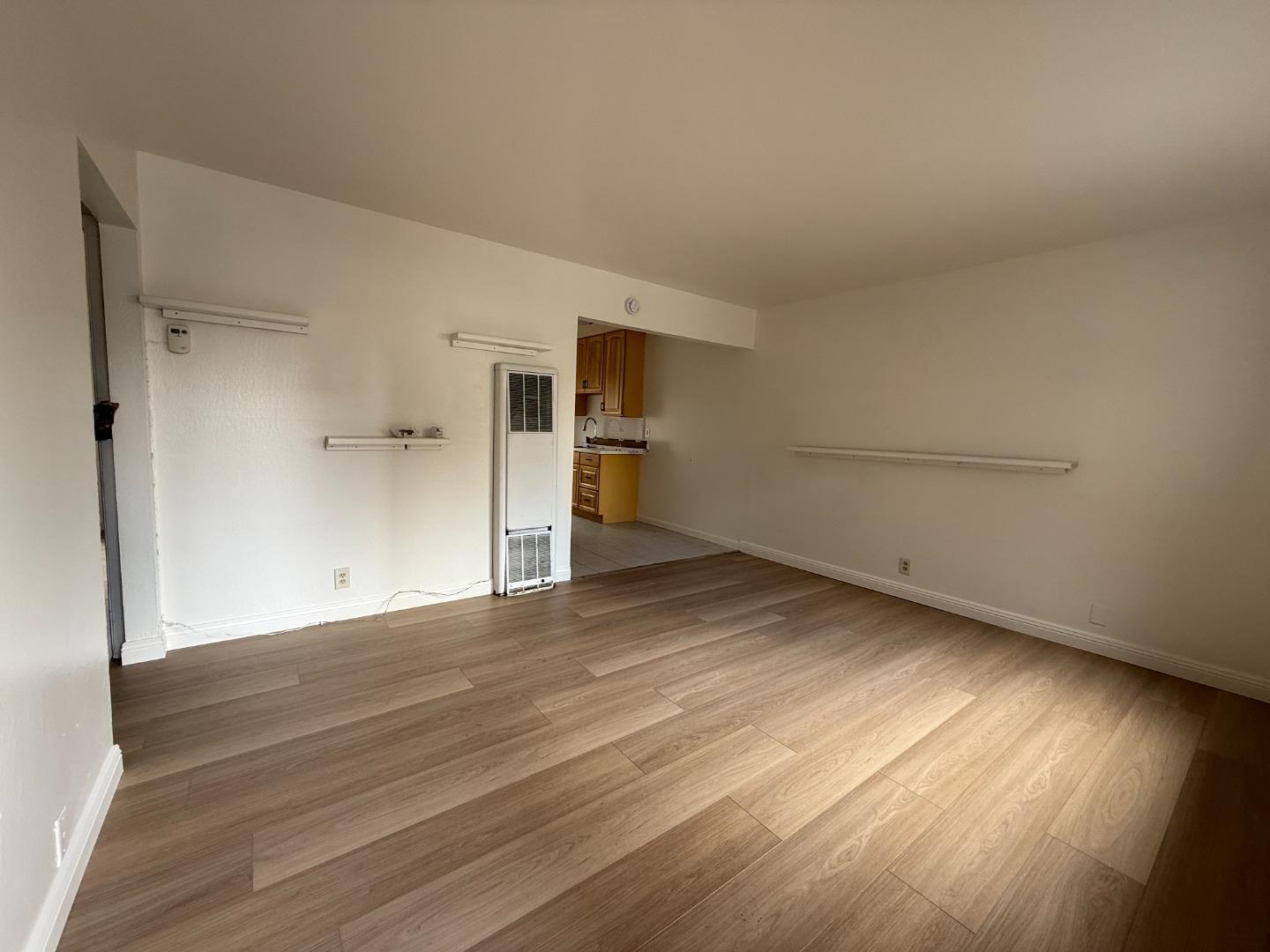 Detail Gallery Image 8 of 13 For 354 N 5th St, San Jose,  CA 95112 - – Beds | – Baths