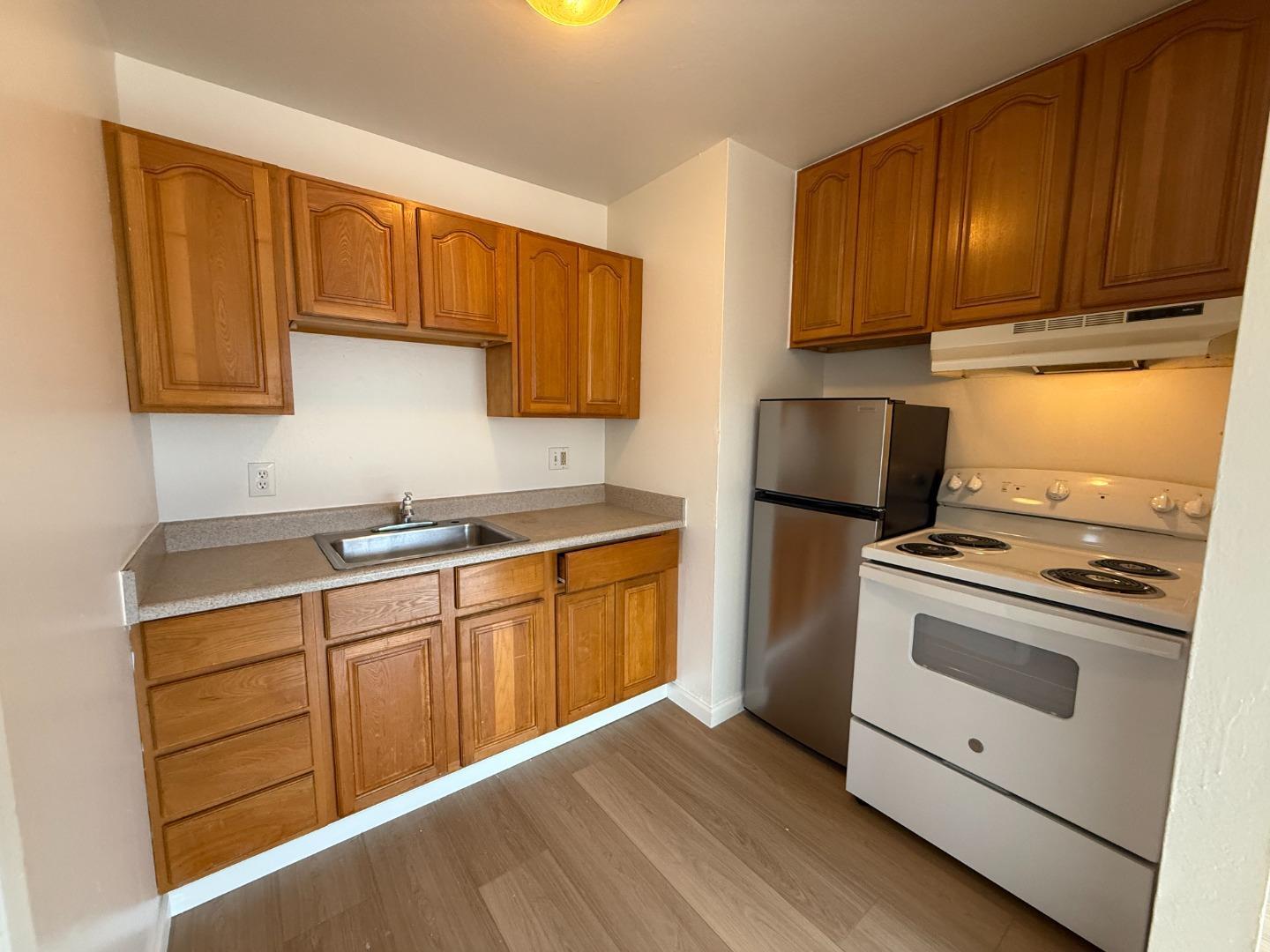 Detail Gallery Image 10 of 13 For 771 Memorial Way, Hayward,  CA 94541 - – Beds | – Baths