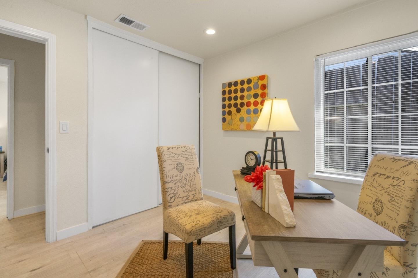 Detail Gallery Image 6 of 10 For 2387 Dumbarton Ave, East Palo Alto,  CA 94303 - 3 Beds | 2 Baths