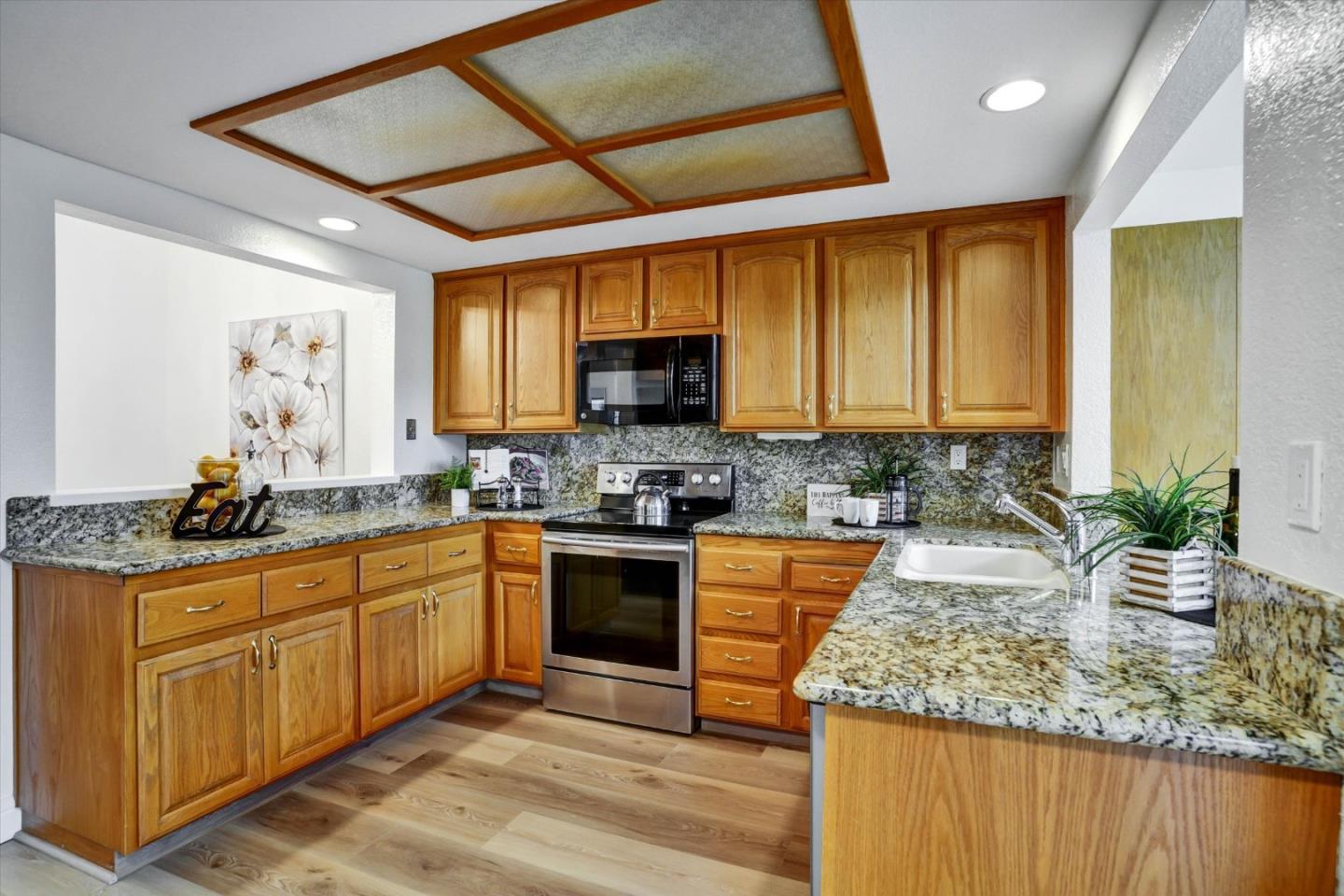 Detail Gallery Image 12 of 48 For 3123 Lake Trasimeno Dr, San Jose,  CA 95135 - 2 Beds | 2 Baths