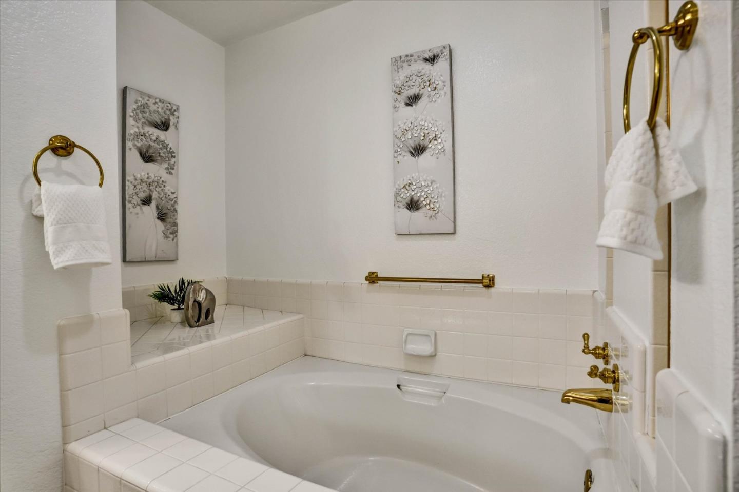 Detail Gallery Image 24 of 48 For 3123 Lake Trasimeno Dr, San Jose,  CA 95135 - 2 Beds | 2 Baths