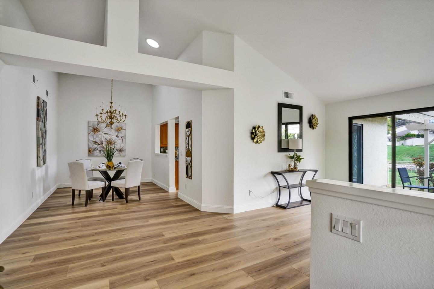 Detail Gallery Image 3 of 48 For 3123 Lake Trasimeno Dr, San Jose,  CA 95135 - 2 Beds | 2 Baths