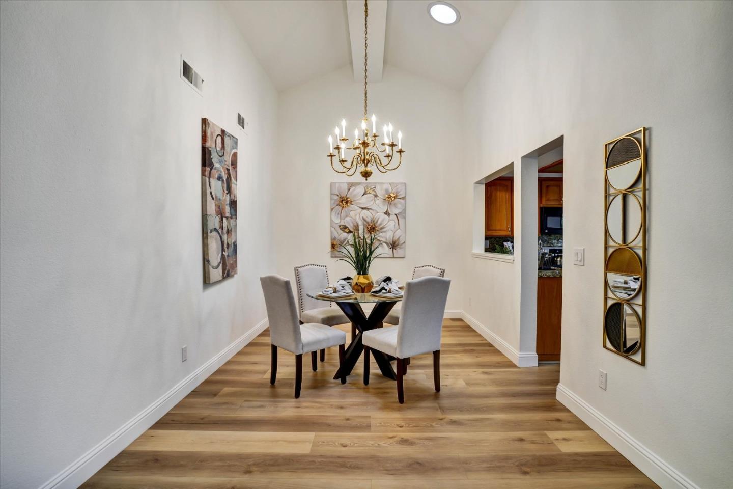 Detail Gallery Image 4 of 48 For 3123 Lake Trasimeno Dr, San Jose,  CA 95135 - 2 Beds | 2 Baths