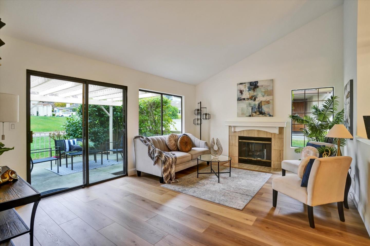 Detail Gallery Image 5 of 48 For 3123 Lake Trasimeno Dr, San Jose,  CA 95135 - 2 Beds | 2 Baths