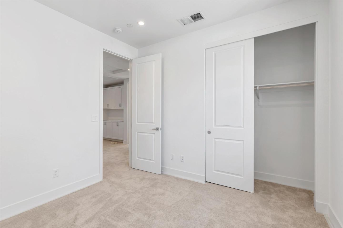 Detail Gallery Image 10 of 15 For 325 Isabelline Ct, San Ramon,  CA 94583 - 4 Beds | 3/1 Baths