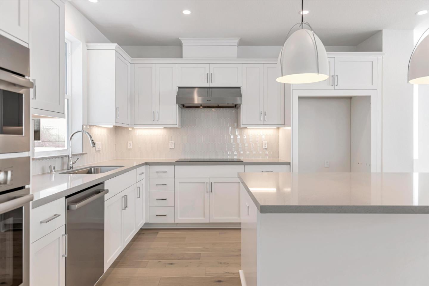 Detail Gallery Image 8 of 15 For 325 Isabelline Ct, San Ramon,  CA 94583 - 4 Beds | 3/1 Baths