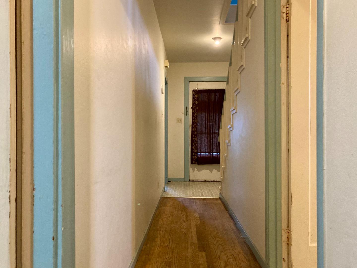 Detail Gallery Image 11 of 34 For 413 Milton Ave, San Bruno,  CA 94066 - 3 Beds | 1 Baths