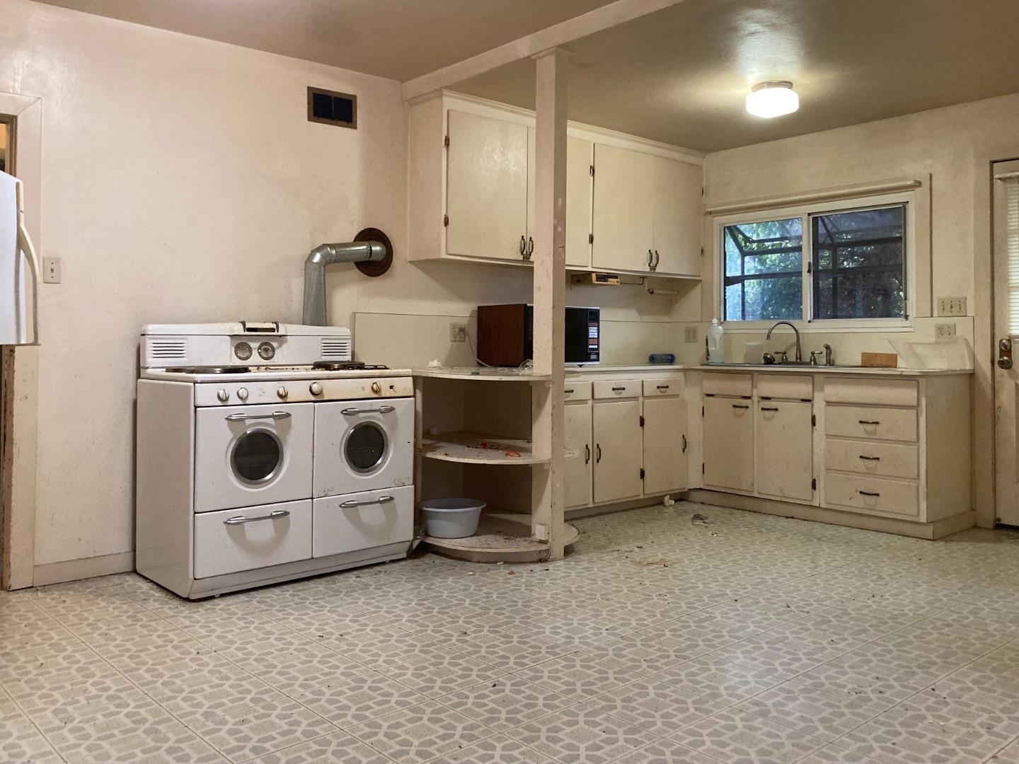 Detail Gallery Image 12 of 34 For 413 Milton Ave, San Bruno,  CA 94066 - 3 Beds | 1 Baths