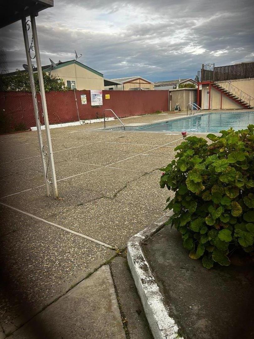 Detail Gallery Image 10 of 13 For 2053 E Bayshore Rd #24,  Redwood City,  CA 94063 - 2 Beds | 2 Baths