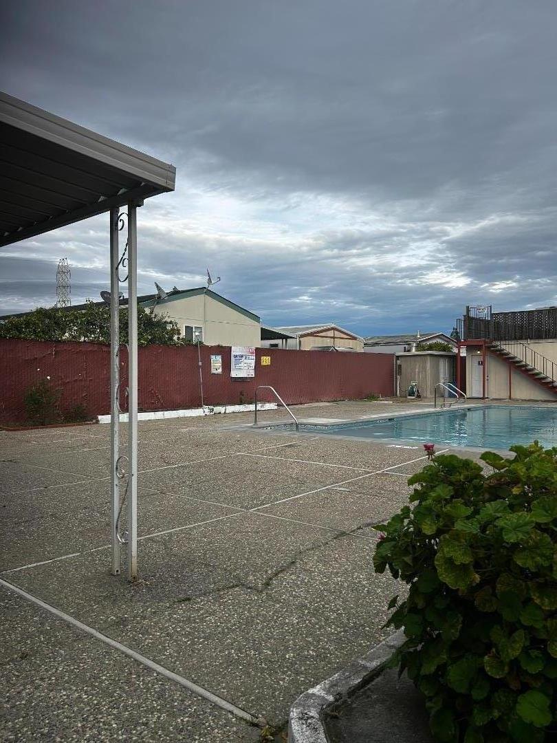 Detail Gallery Image 11 of 13 For 2053 E Bayshore Rd #24,  Redwood City,  CA 94063 - 2 Beds | 2 Baths