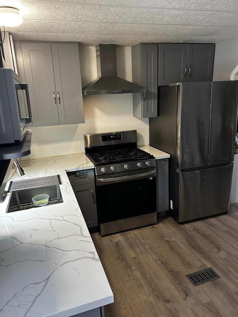 Detail Gallery Image 2 of 13 For 2053 E Bayshore Rd #24,  Redwood City,  CA 94063 - 2 Beds | 2 Baths