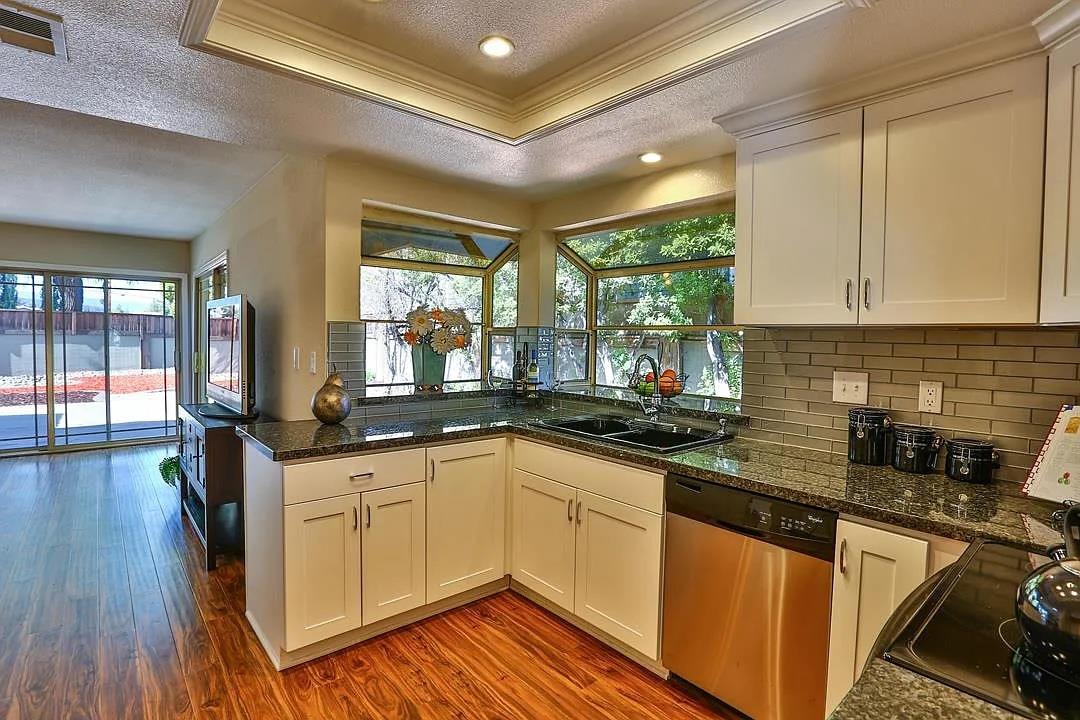 Detail Gallery Image 8 of 12 For 6195 Flowering Plum Rd, San Jose,  CA 95120 - 3 Beds | 2 Baths