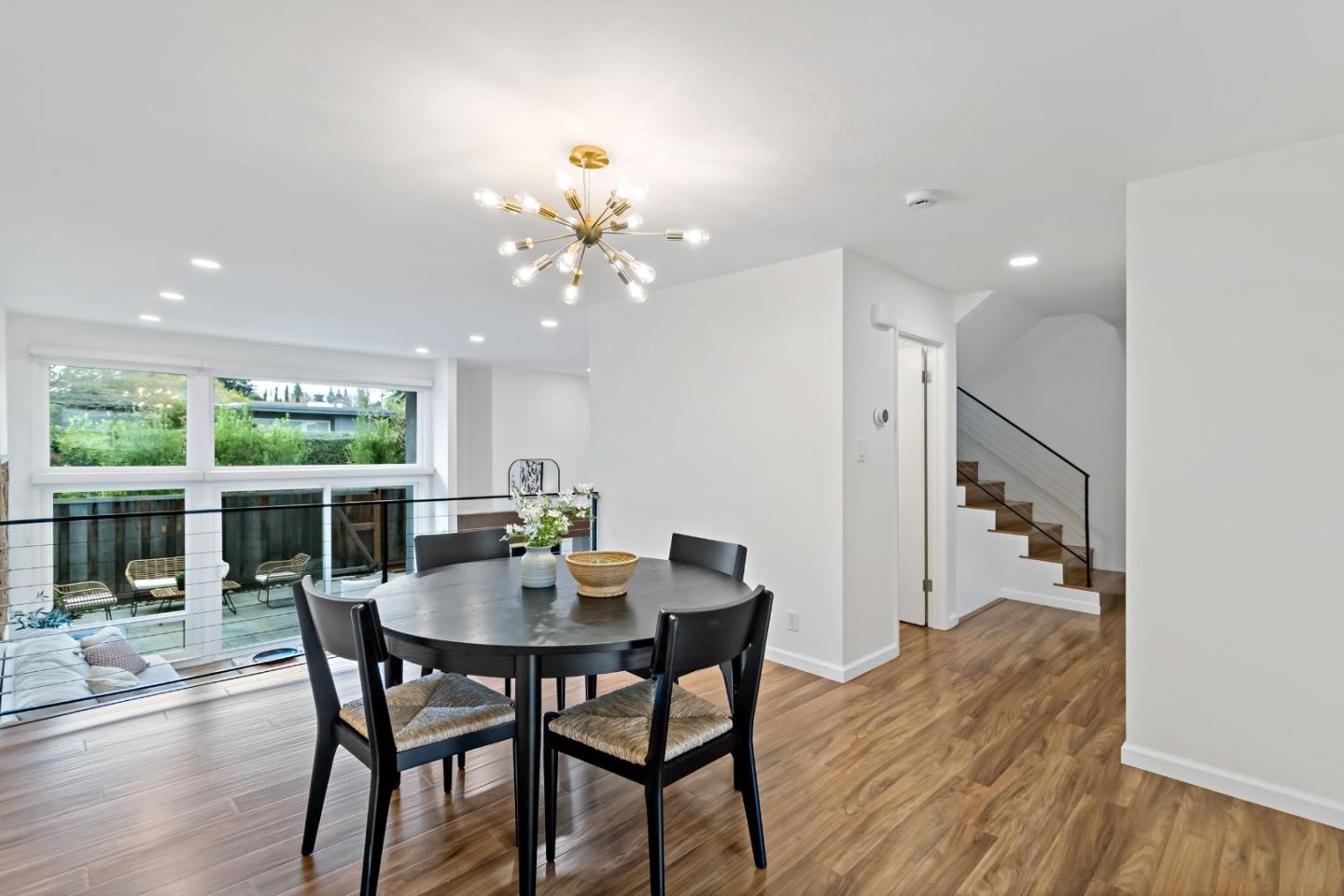 Detail Gallery Image 11 of 51 For 530 Leahy St, Redwood City,  CA 94061 - 3 Beds | 2/1 Baths