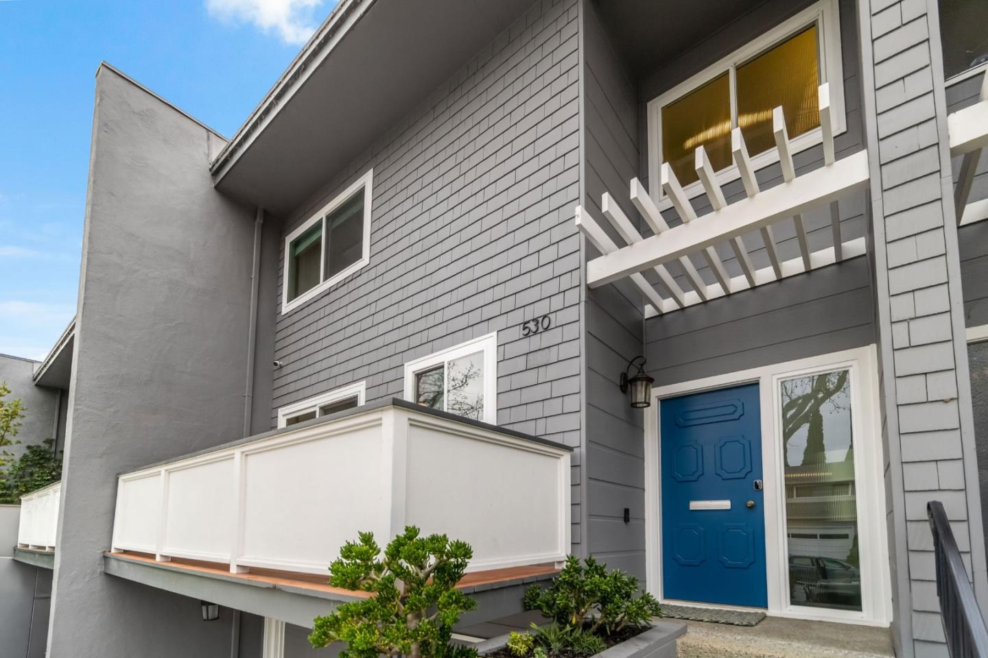 Detail Gallery Image 2 of 51 For 530 Leahy St, Redwood City,  CA 94061 - 3 Beds | 2/1 Baths