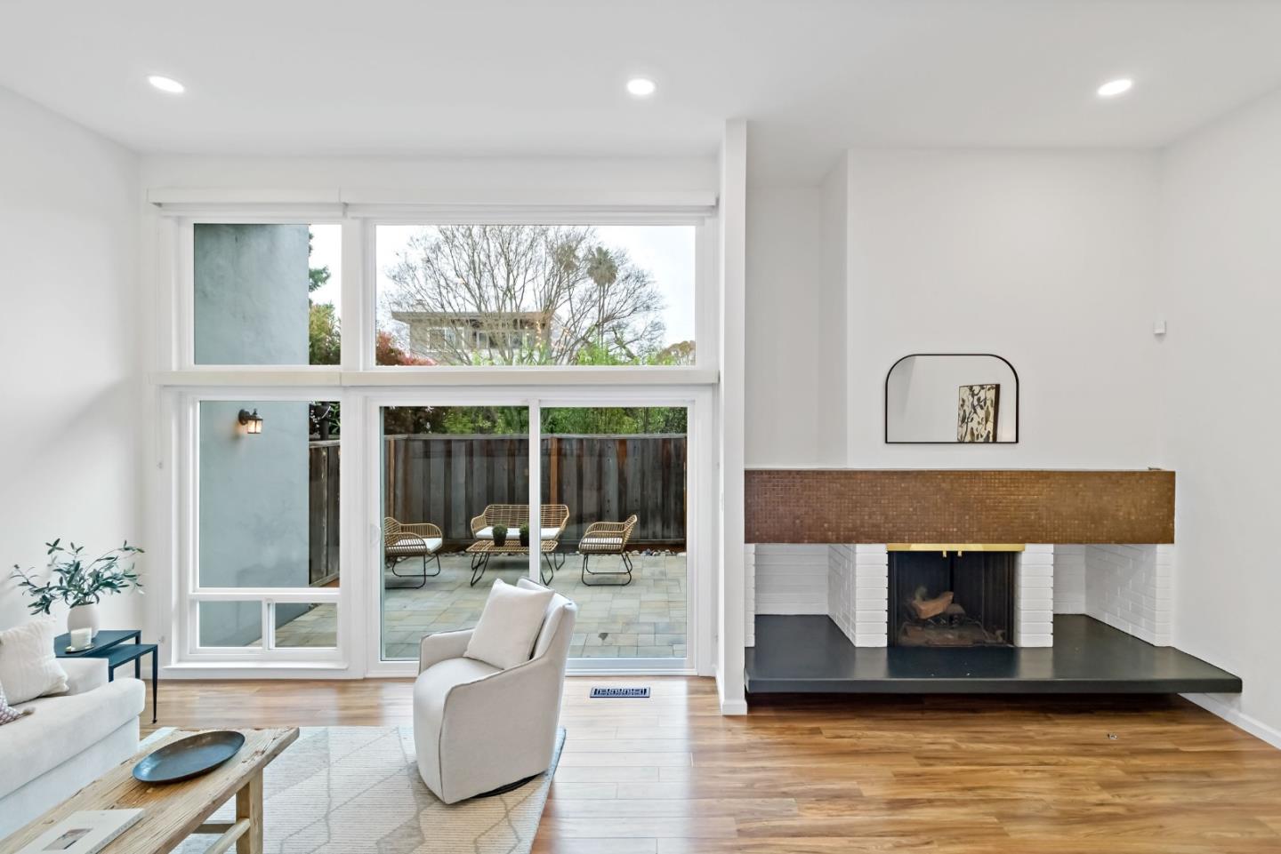 Detail Gallery Image 4 of 51 For 530 Leahy St, Redwood City,  CA 94061 - 3 Beds | 2/1 Baths