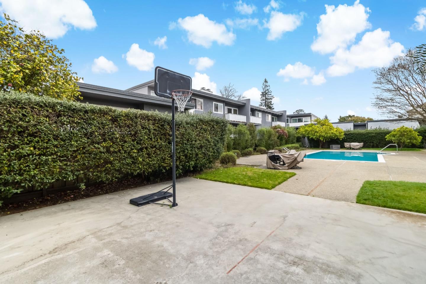 Detail Gallery Image 43 of 51 For 530 Leahy St, Redwood City,  CA 94061 - 3 Beds | 2/1 Baths