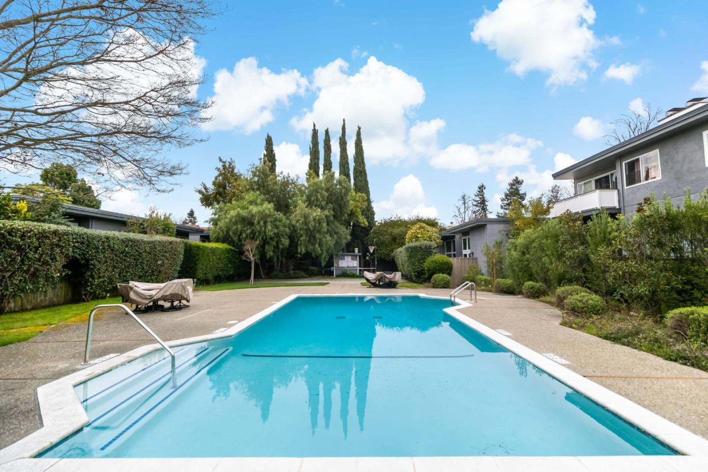 Detail Gallery Image 44 of 51 For 530 Leahy St, Redwood City,  CA 94061 - 3 Beds | 2/1 Baths