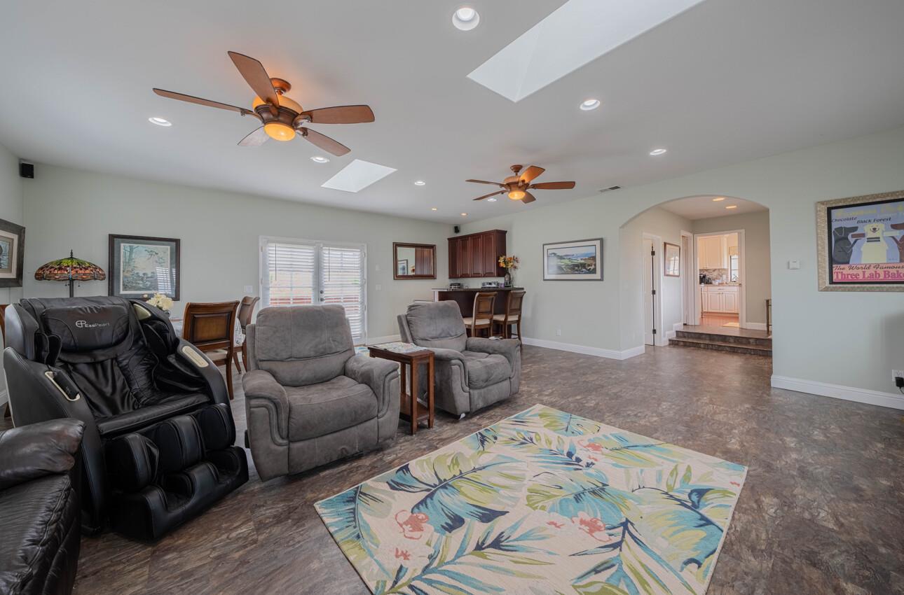 Detail Gallery Image 25 of 56 For 9891 Equestrian Pl, Salinas,  CA 93907 - 3 Beds | 2 Baths