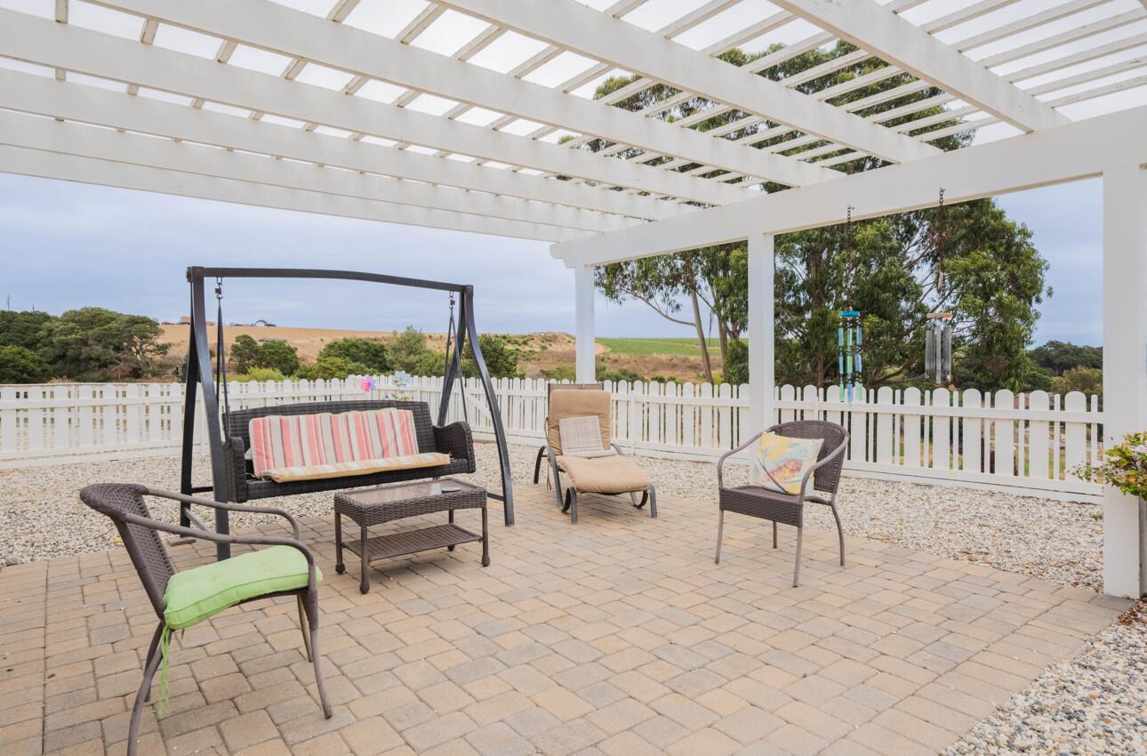 Detail Gallery Image 6 of 56 For 9891 Equestrian Pl, Salinas,  CA 93907 - 3 Beds | 2 Baths