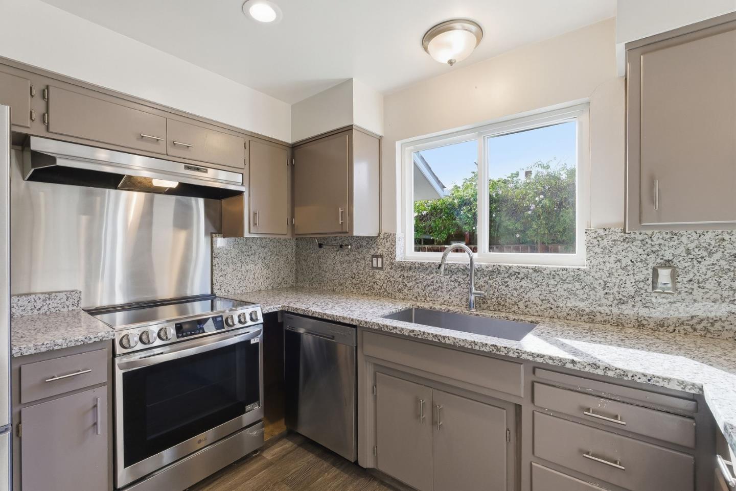 Detail Gallery Image 15 of 28 For 1475 Cliff Dr, San Jose,  CA 95132 - 4 Beds | 2 Baths