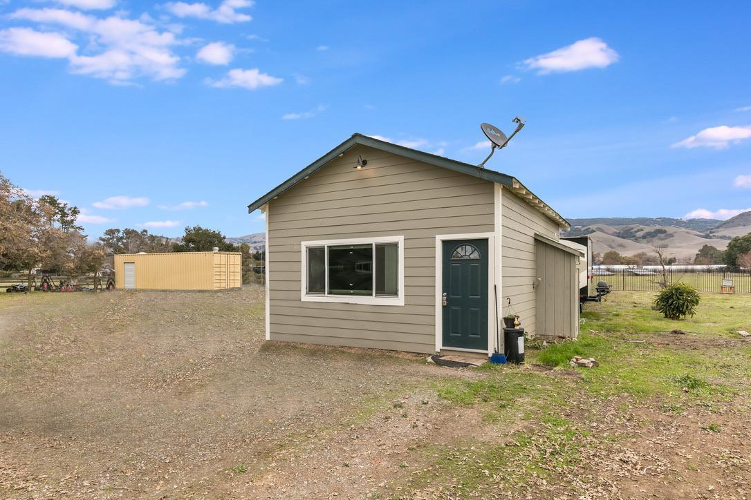 Detail Gallery Image 18 of 30 For 2015 Trumar Ln, Gilroy,  CA 95020 - 4 Beds | 2 Baths