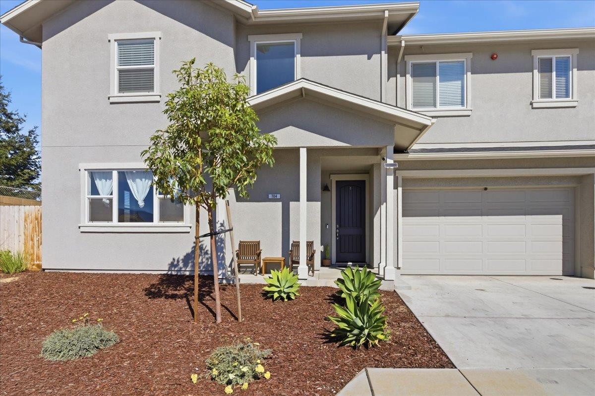 Front Image Thumbnail for ML82036729