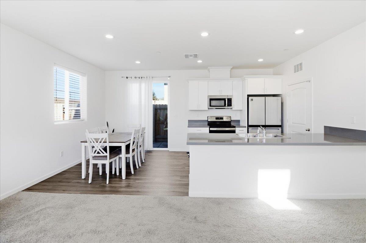 Detail Gallery Image 11 of 35 For 704 Gabilan Dr, Soledad,  CA 93960 - 3 Beds | 2/1 Baths