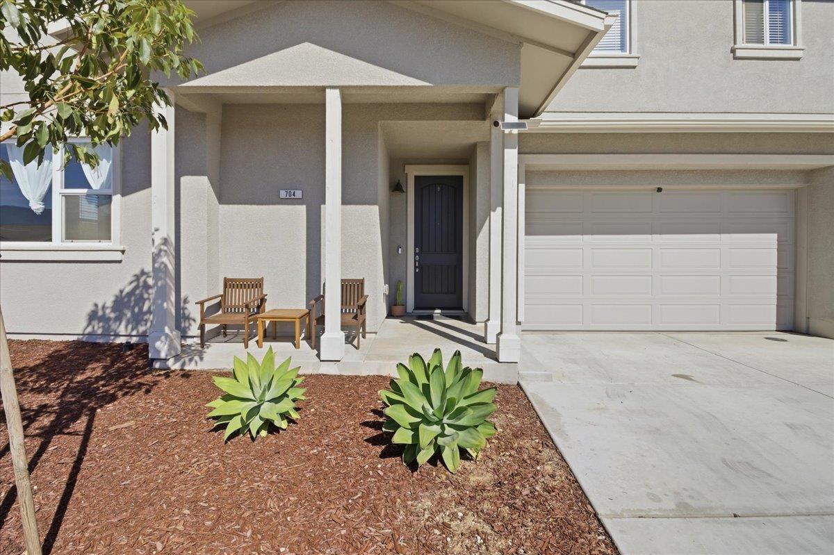 Detail Gallery Image 4 of 35 For 704 Gabilan Dr, Soledad,  CA 93960 - 3 Beds | 2/1 Baths