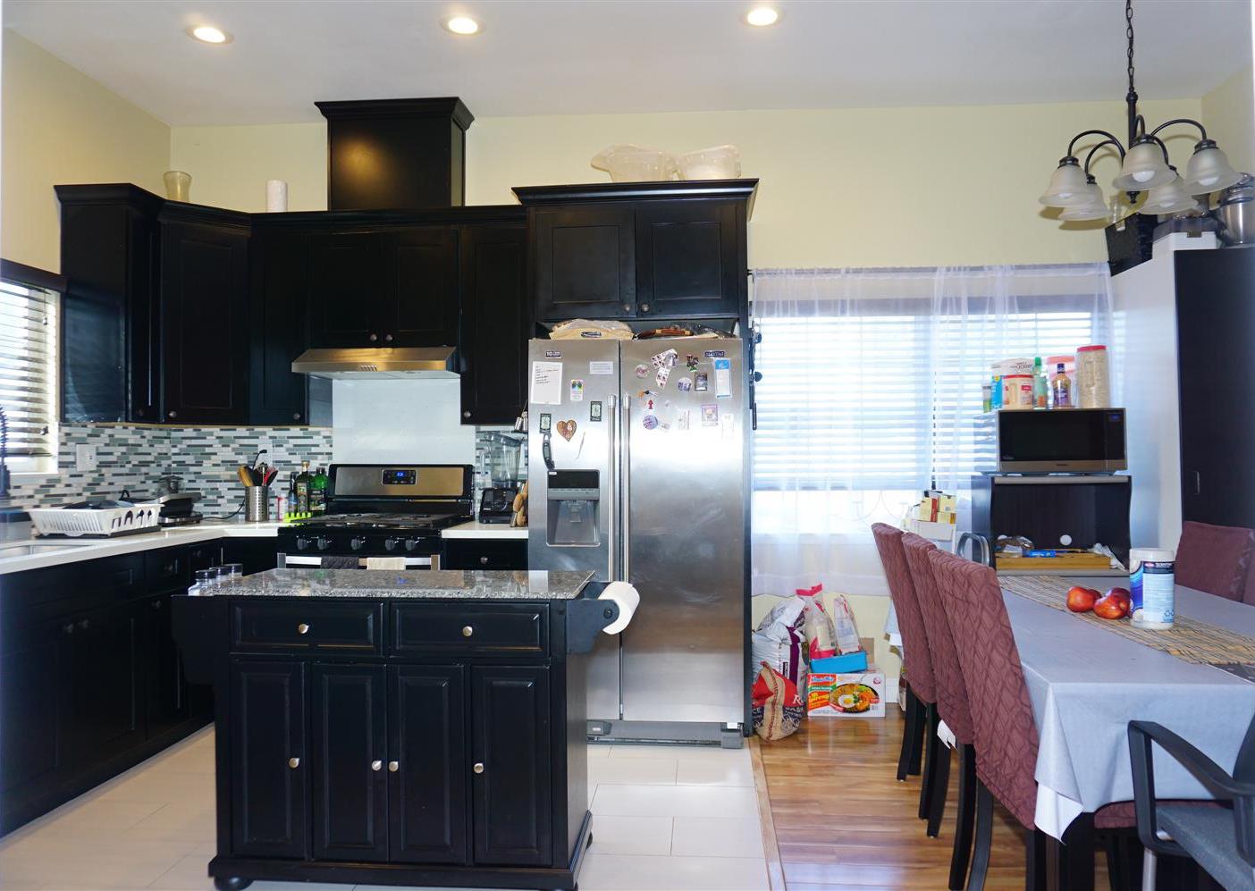 Detail Gallery Image 7 of 17 For 139 Brooklyn Ave, San Jose,  CA 95128 - 4 Beds | 3 Baths