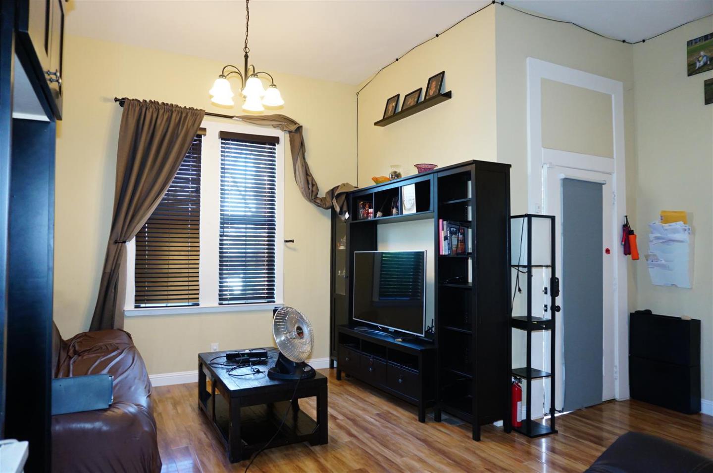 Detail Gallery Image 8 of 17 For 139 Brooklyn Ave, San Jose,  CA 95128 - 4 Beds | 3 Baths