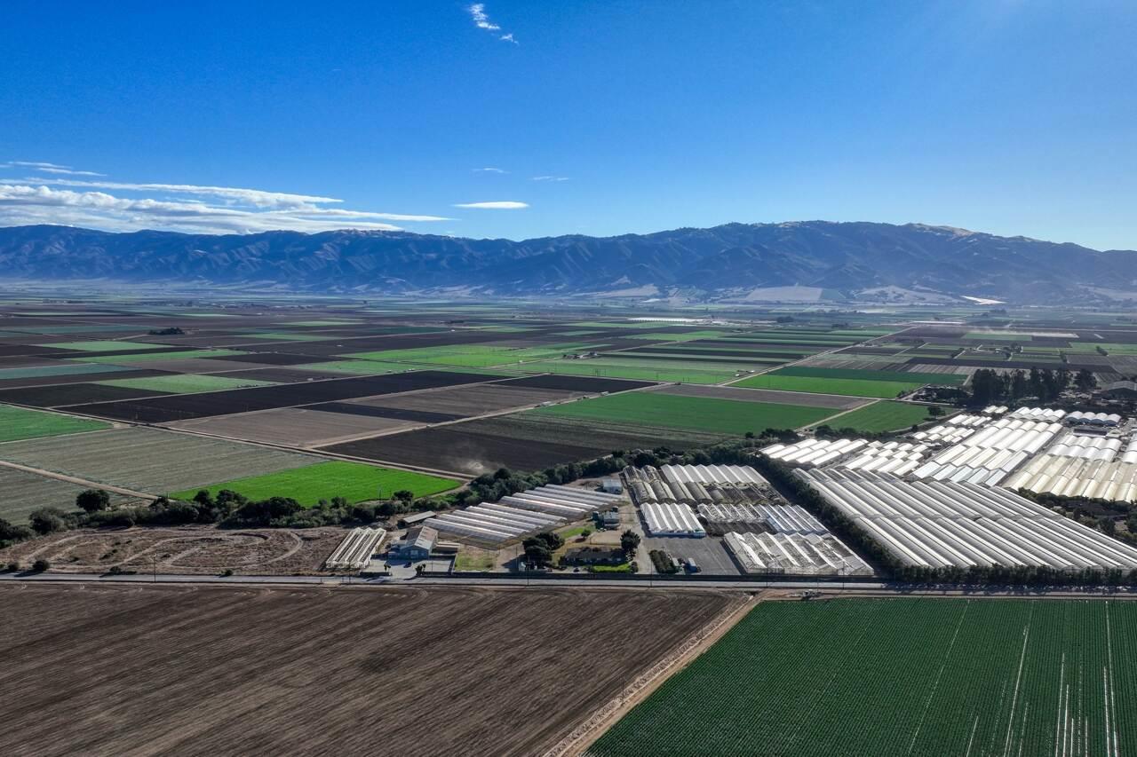 Detail Gallery Image 2 of 18 For 26000 Encinal, Salinas,  CA 93908 - – Beds | – Baths