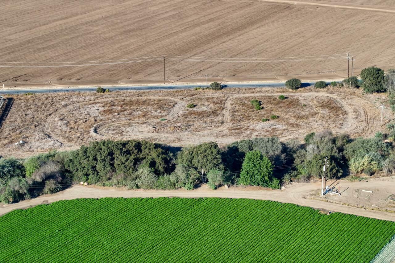 Detail Gallery Image 9 of 18 For 26000 Encinal, Salinas,  CA 93908 - – Beds | – Baths