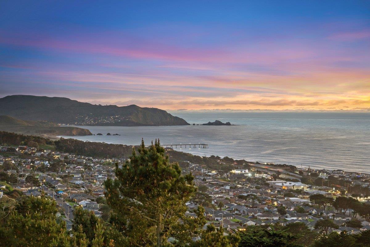 Detail Gallery Image 16 of 83 For 170 Beachview Ave, Pacifica,  CA 94044 - 4 Beds | 2/1 Baths