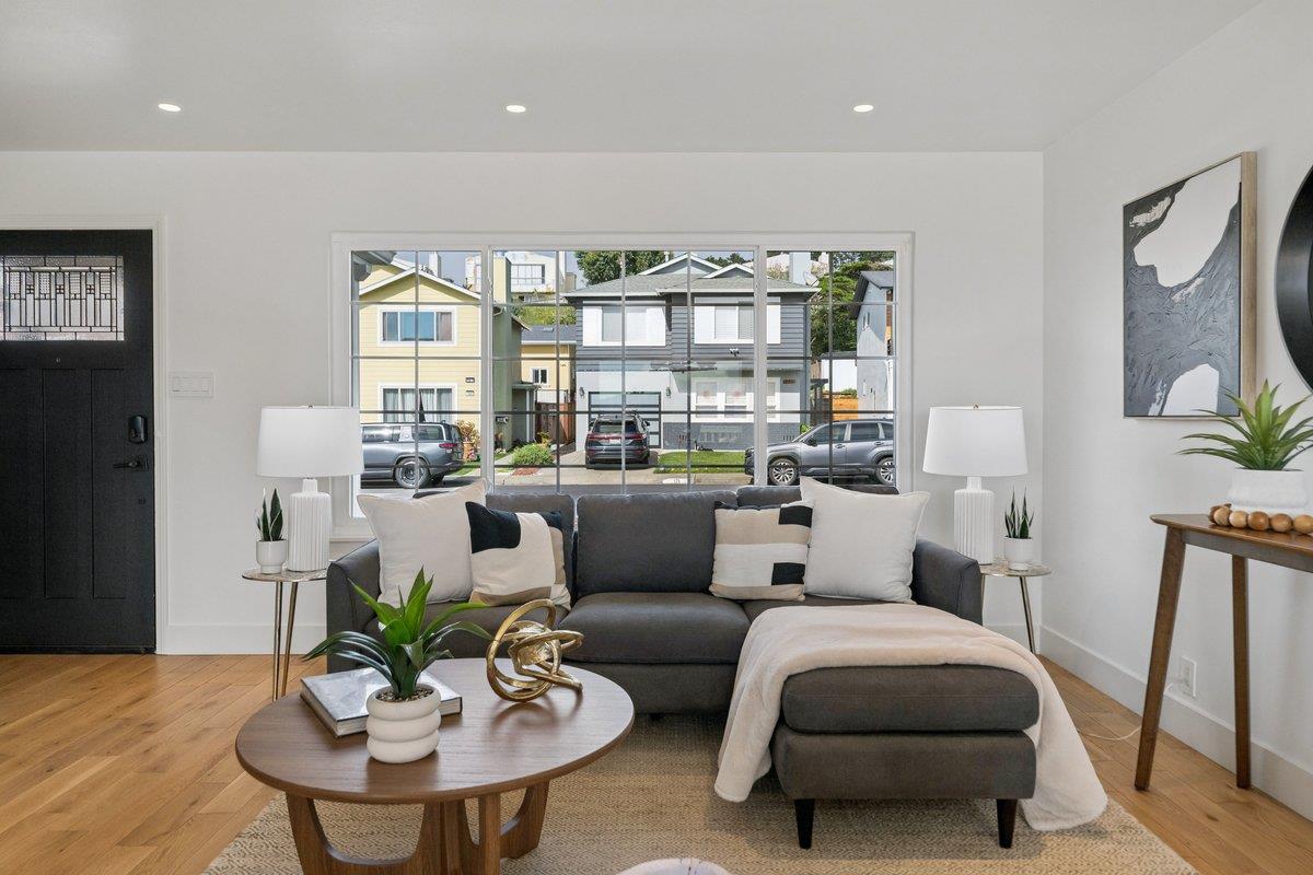 Detail Gallery Image 25 of 83 For 170 Beachview Ave, Pacifica,  CA 94044 - 4 Beds | 2/1 Baths