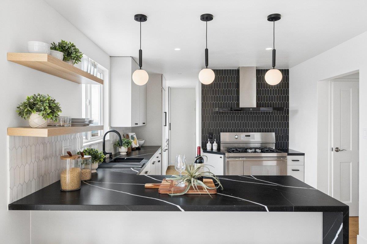 Detail Gallery Image 32 of 83 For 170 Beachview Ave, Pacifica,  CA 94044 - 4 Beds | 2/1 Baths