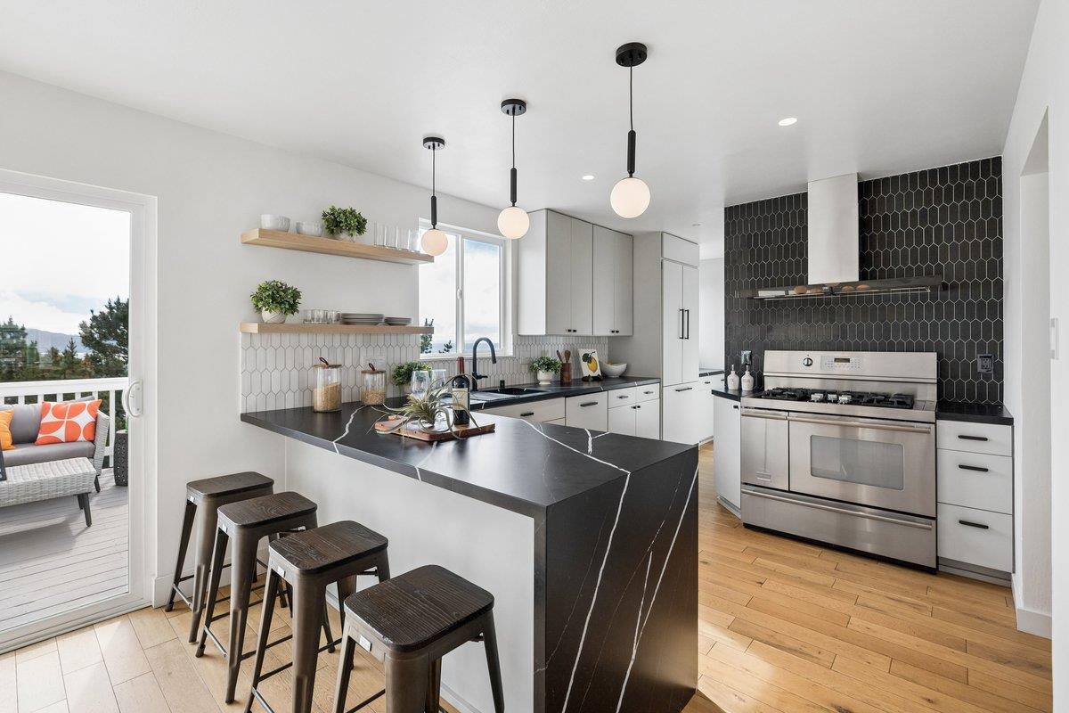 Detail Gallery Image 33 of 83 For 170 Beachview Ave, Pacifica,  CA 94044 - 4 Beds | 2/1 Baths