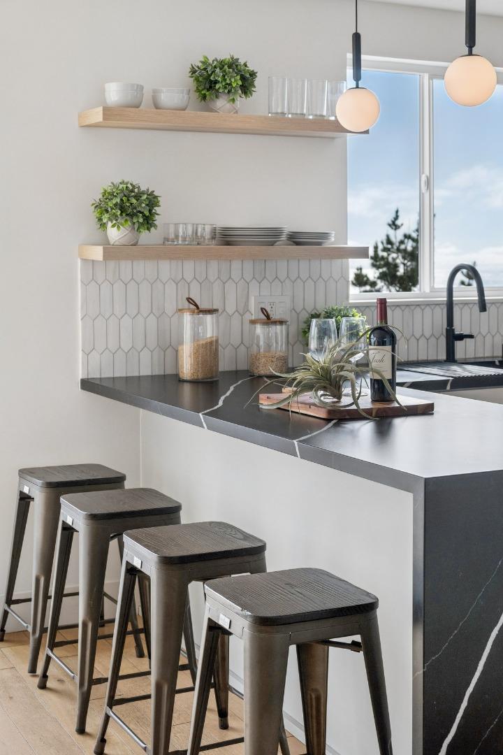 Detail Gallery Image 35 of 83 For 170 Beachview Ave, Pacifica,  CA 94044 - 4 Beds | 2/1 Baths