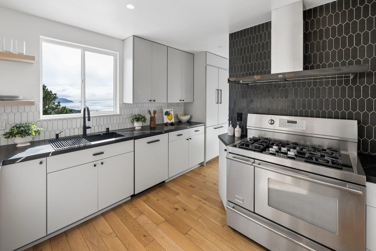 Detail Gallery Image 39 of 83 For 170 Beachview Ave, Pacifica,  CA 94044 - 4 Beds | 2/1 Baths