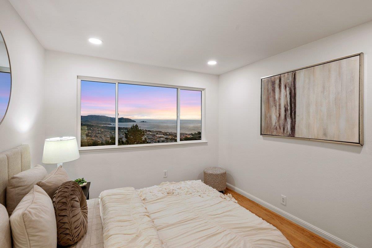 Detail Gallery Image 5 of 83 For 170 Beachview Ave, Pacifica,  CA 94044 - 4 Beds | 2/1 Baths