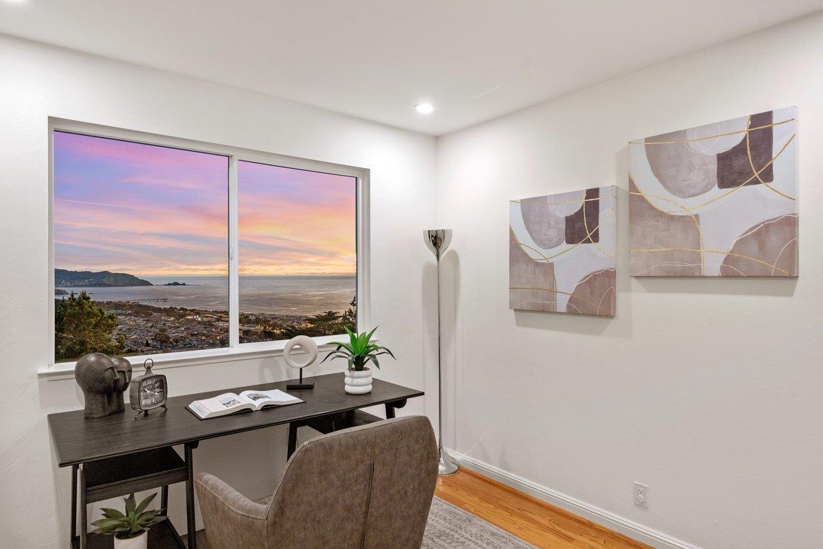 Detail Gallery Image 7 of 83 For 170 Beachview Ave, Pacifica,  CA 94044 - 4 Beds | 2/1 Baths