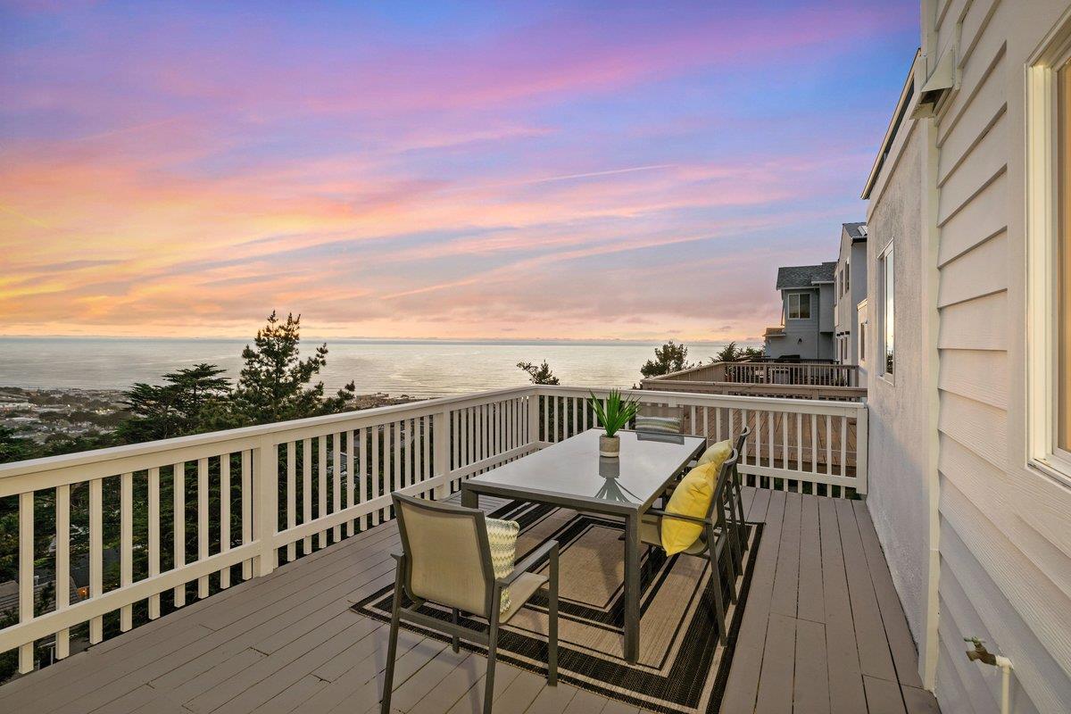 Detail Gallery Image 9 of 83 For 170 Beachview Ave, Pacifica,  CA 94044 - 4 Beds | 2/1 Baths