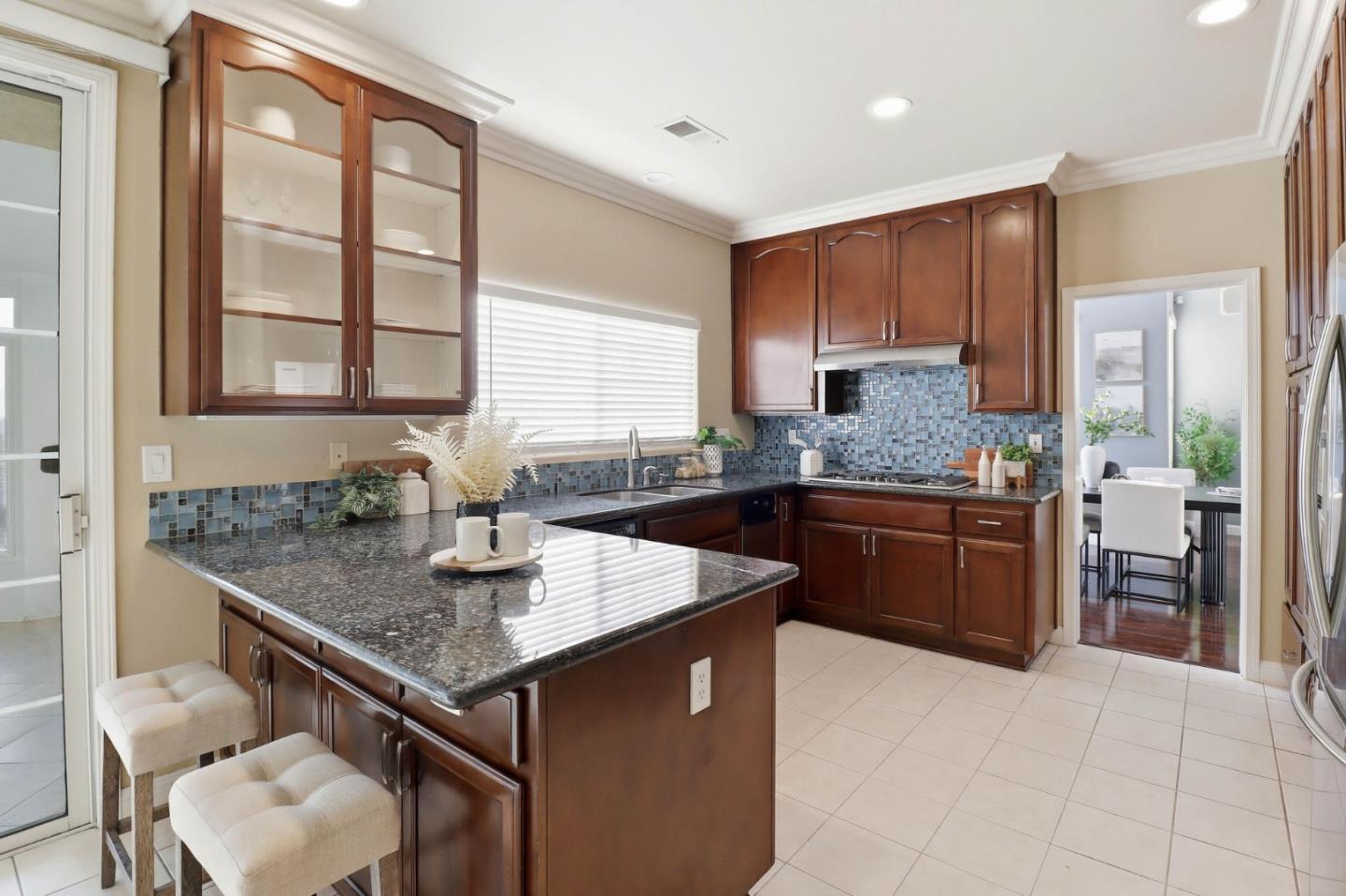 Detail Gallery Image 13 of 56 For 2071 Wendover Ln, San Jose,  CA 95121 - 4 Beds | 3 Baths