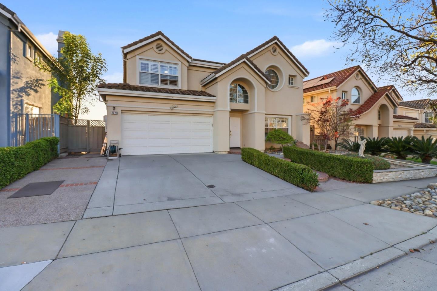 Detail Gallery Image 4 of 56 For 2071 Wendover Ln, San Jose,  CA 95121 - 4 Beds | 3 Baths