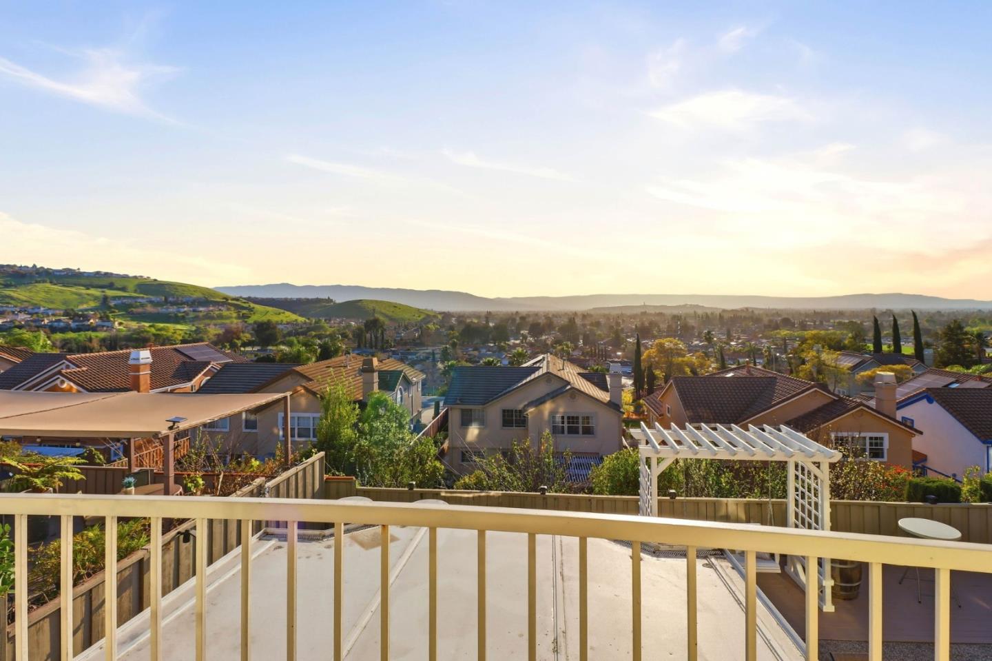 Detail Gallery Image 43 of 56 For 2071 Wendover Ln, San Jose,  CA 95121 - 4 Beds | 3 Baths