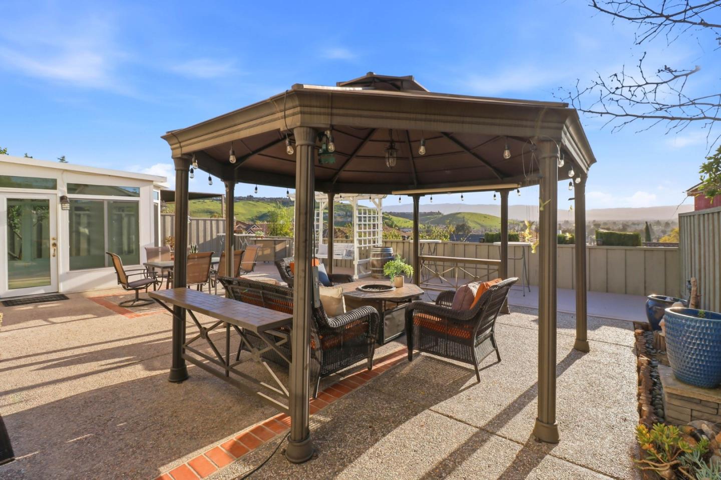 Detail Gallery Image 49 of 56 For 2071 Wendover Ln, San Jose,  CA 95121 - 4 Beds | 3 Baths