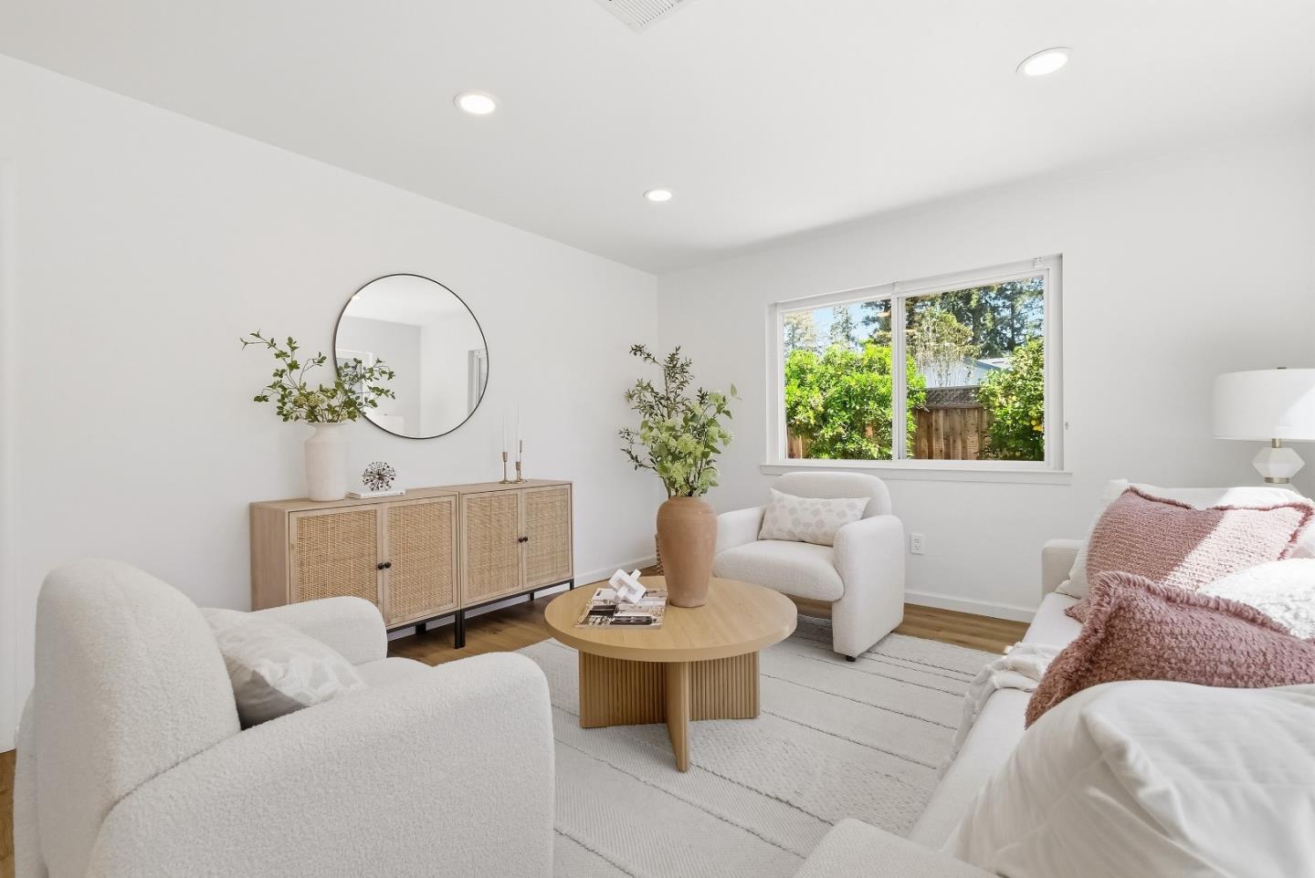 Detail Gallery Image 13 of 51 For 927 Madeline Ln, Santa Clara,  CA 95050 - 4 Beds | 2/1 Baths