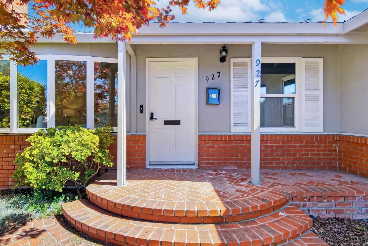 Detail Gallery Image 2 of 51 For 927 Madeline Ln, Santa Clara,  CA 95050 - 4 Beds | 2/1 Baths